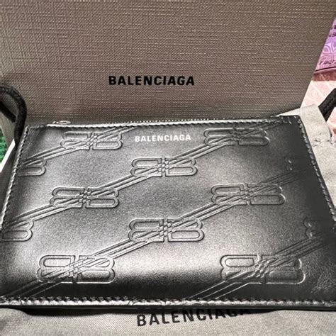 米色錢包|BALENCIAGA 錢包 米色皮革 5942161IZI32761｜PopChill 拍拍